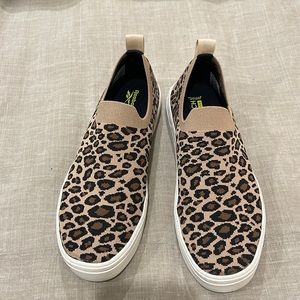 Reebok memory tech, size 9